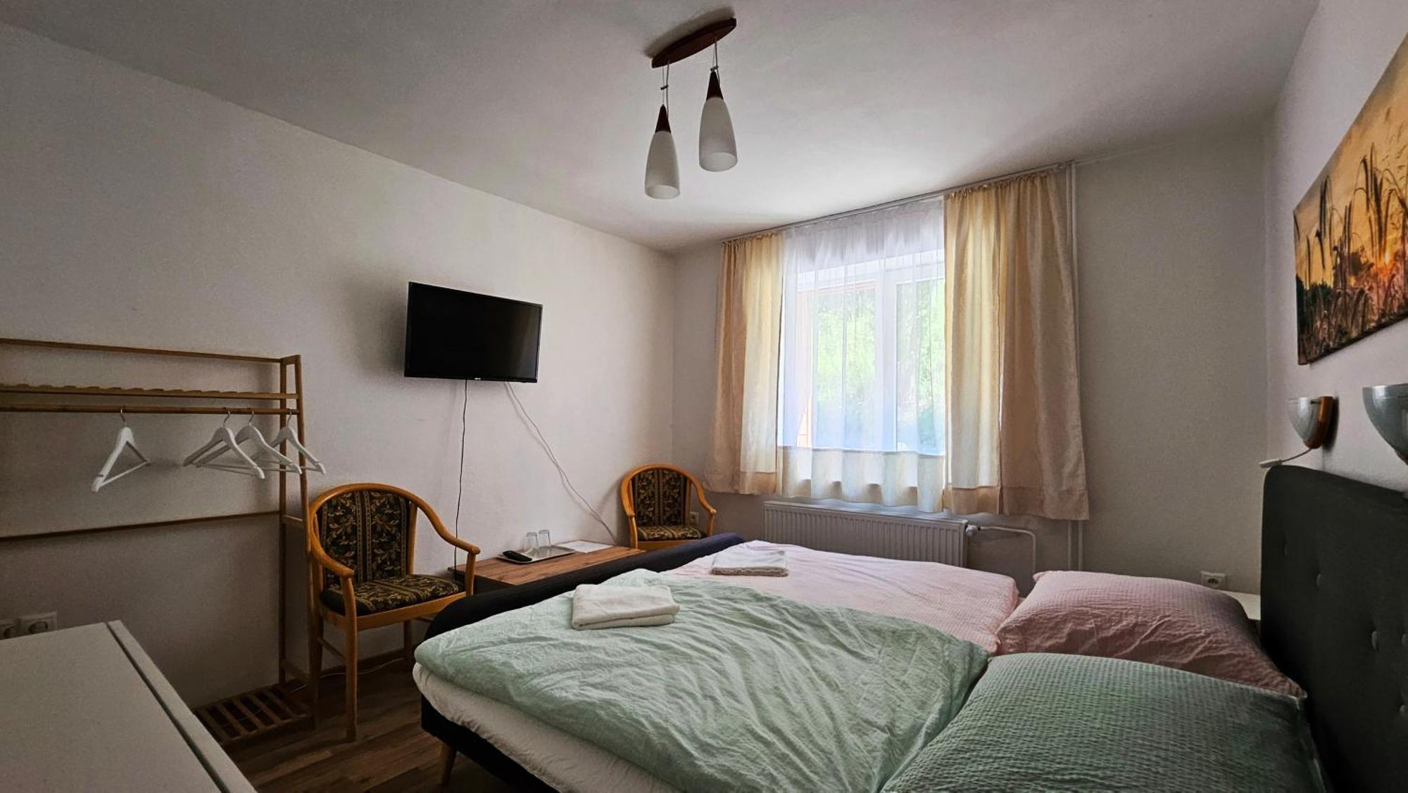 Penzion Toliar Hotel สตารา เลชนา ภายนอก รูปภาพ