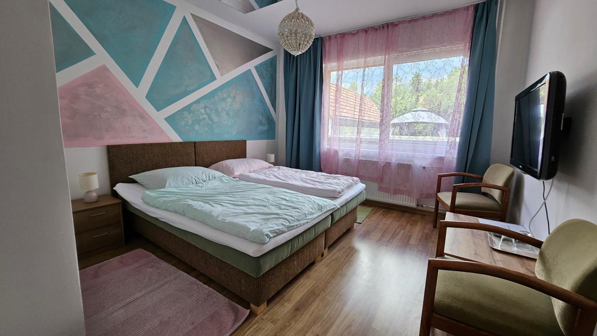 Penzion Toliar Hotel สตารา เลชนา ภายนอก รูปภาพ